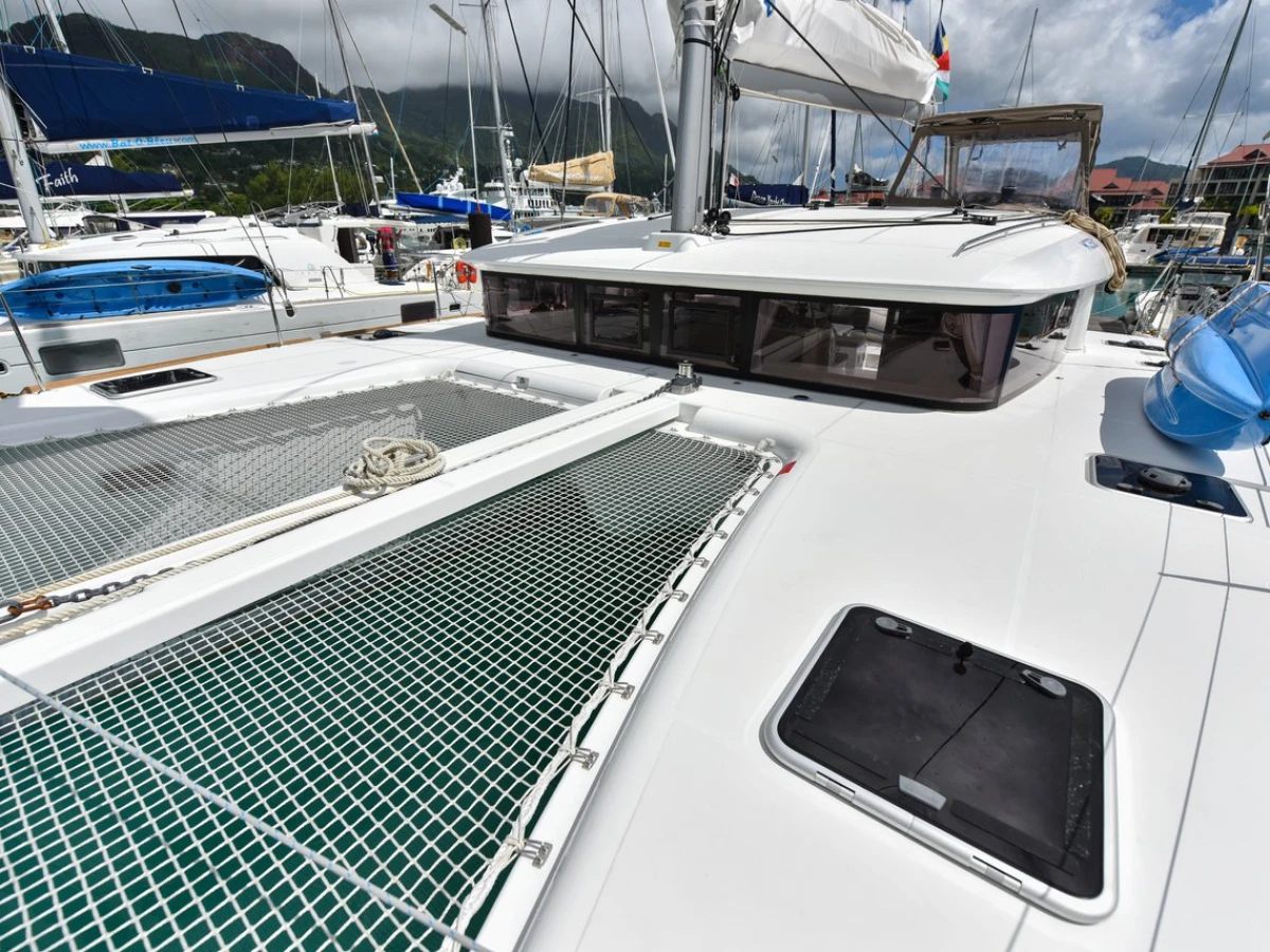 Lagoon 400
