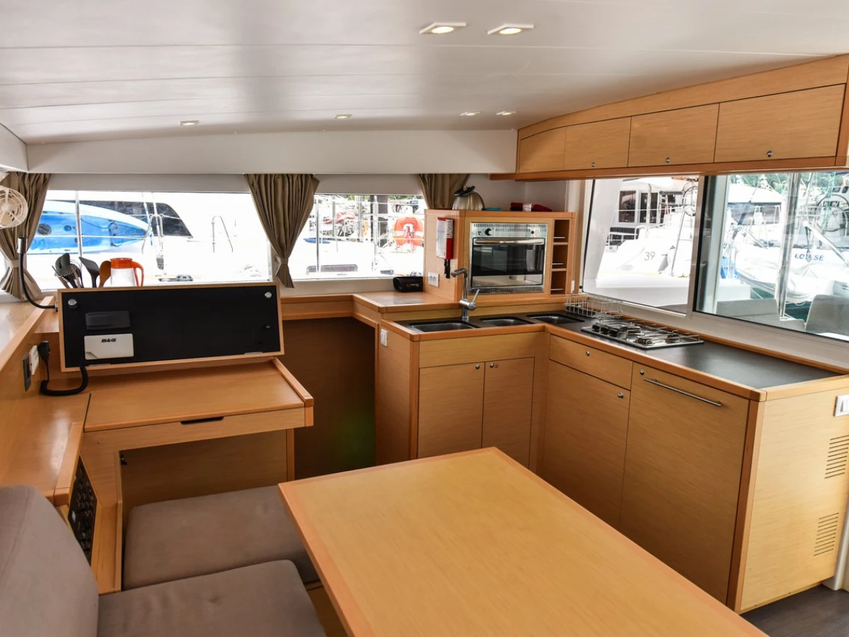 Lagoon 400