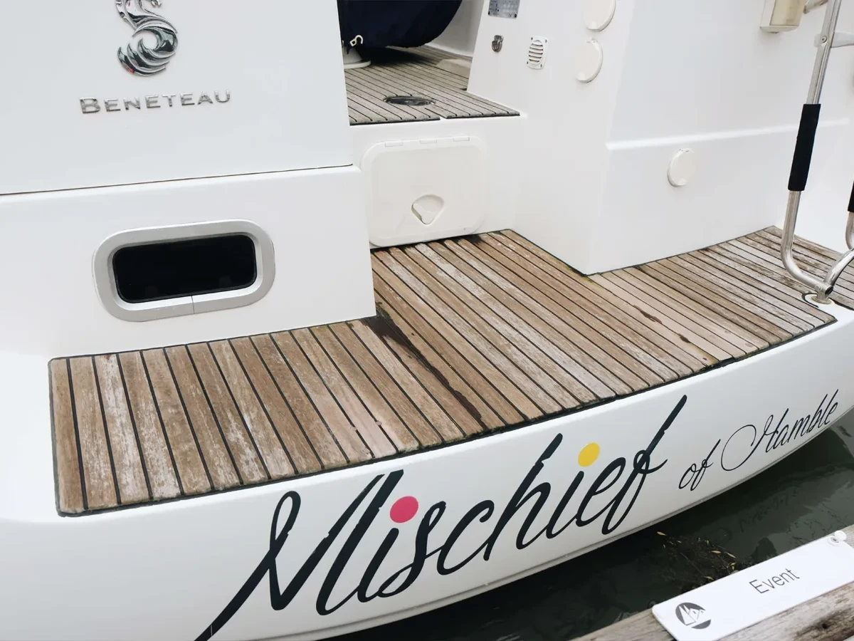 Oceanis 37