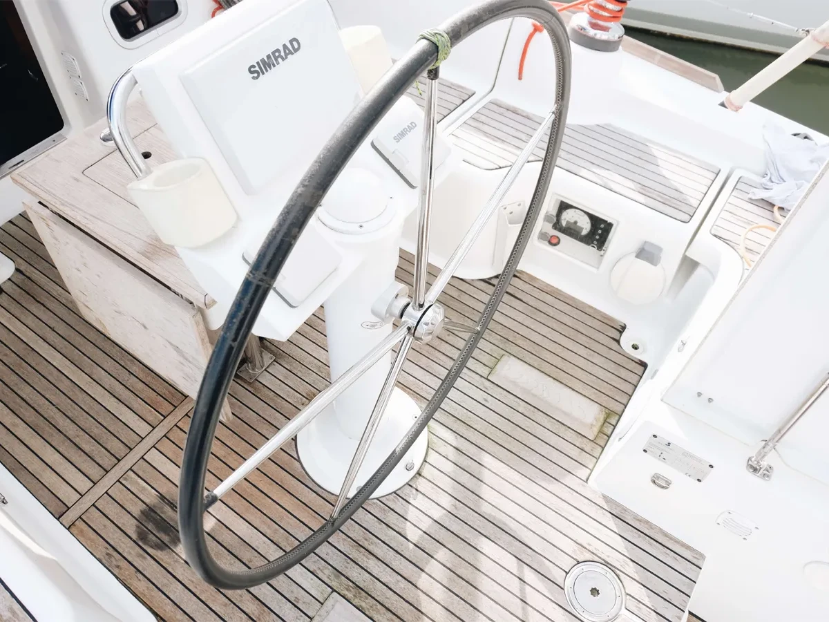 Oceanis 37