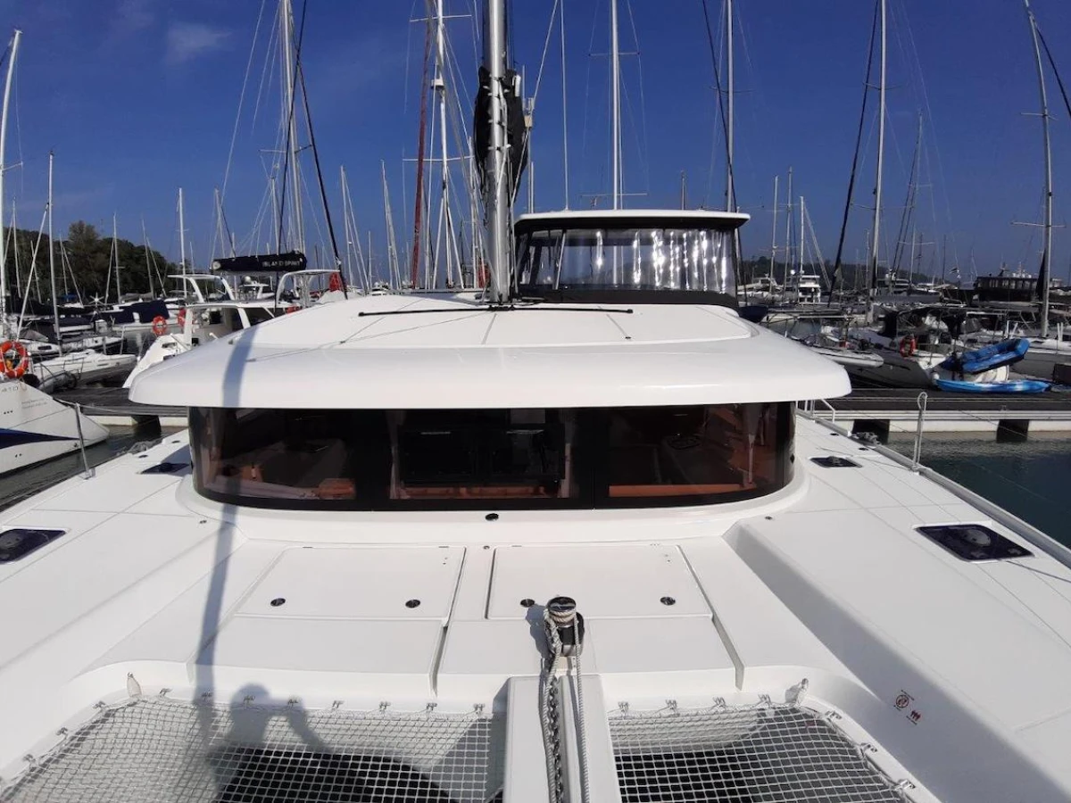 Lagoon 42