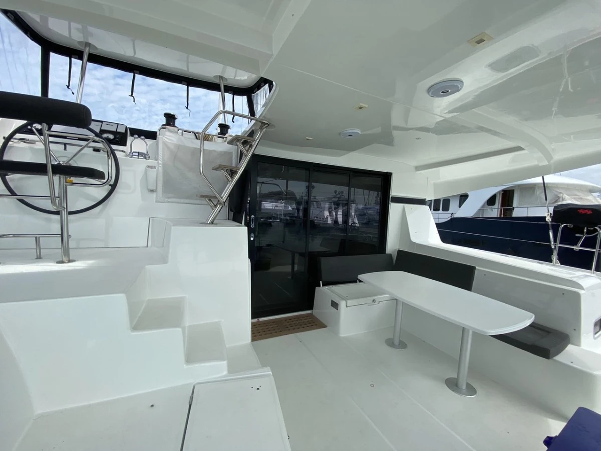 Lagoon 42