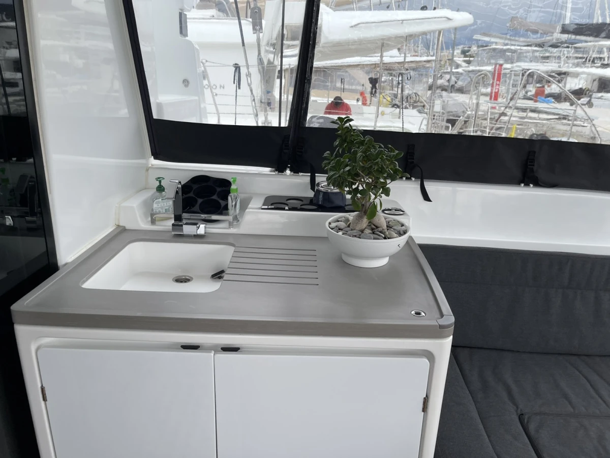 Lagoon 50