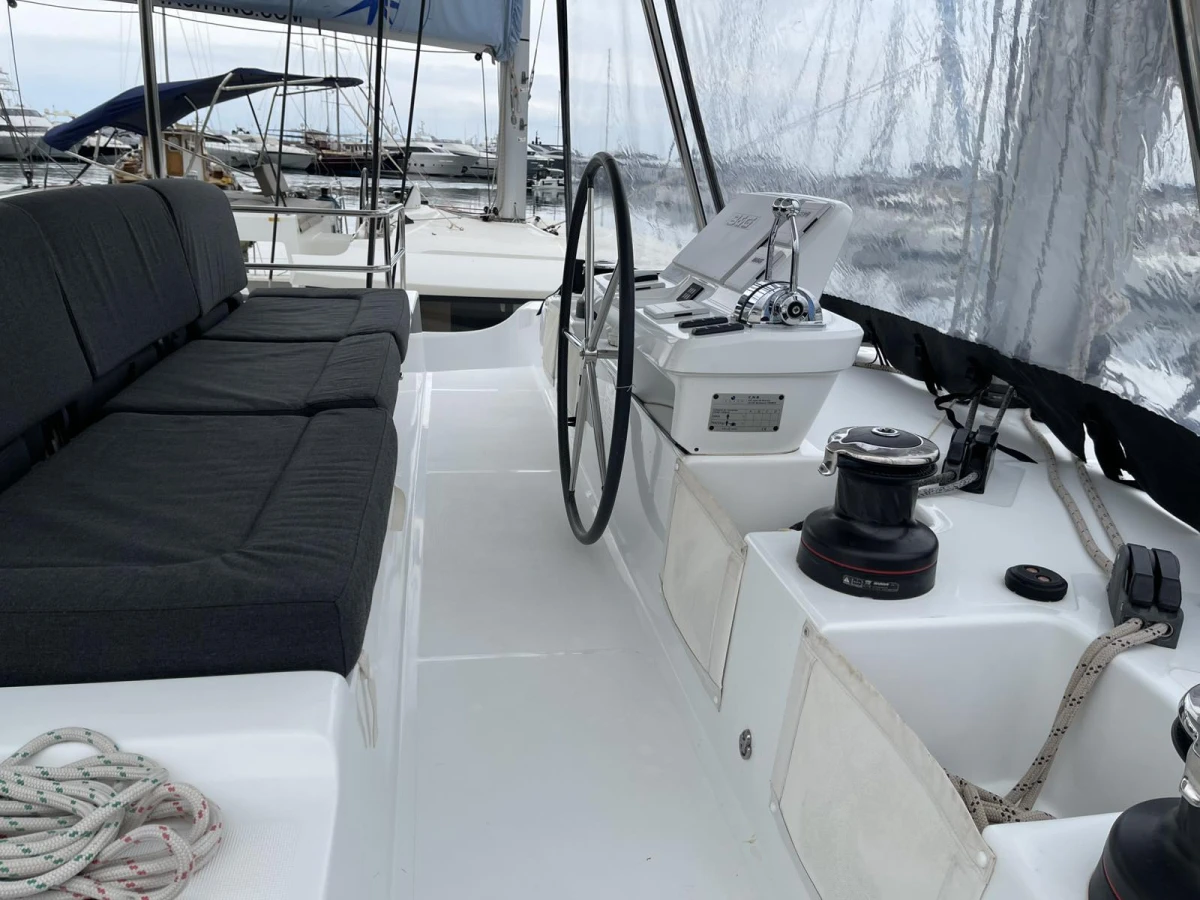 Lagoon 50