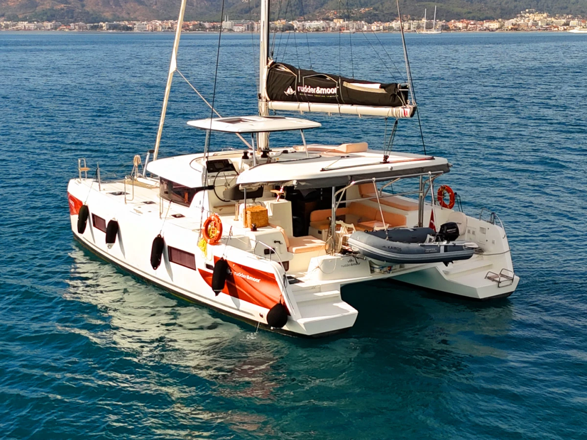 Lagoon 42