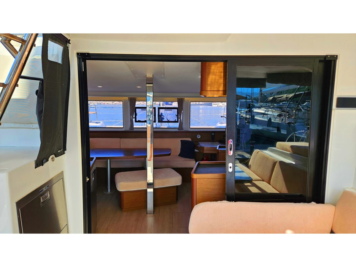 Lagoon 42