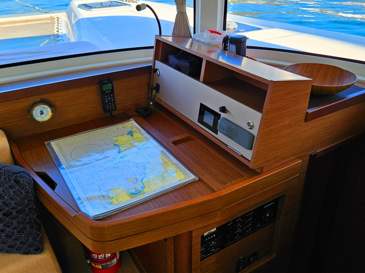 Lagoon 42