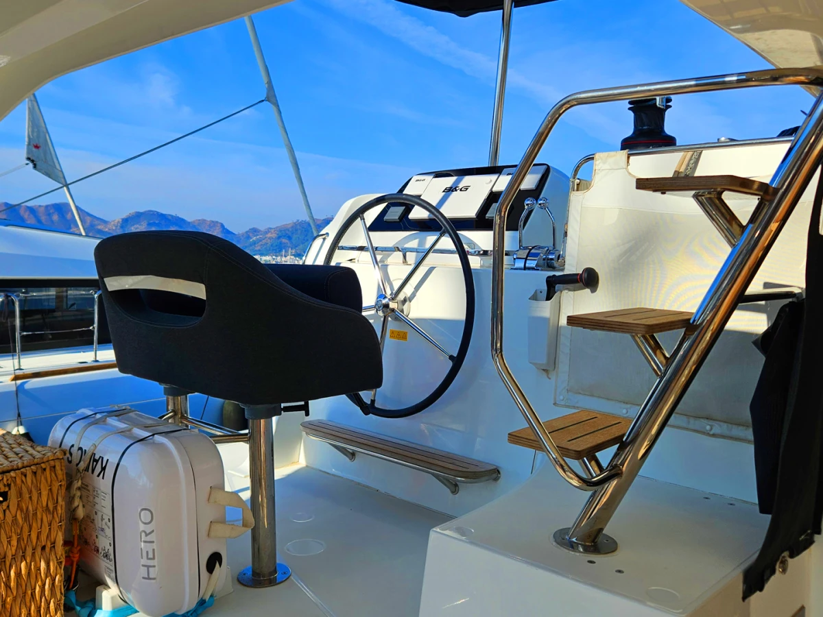 Lagoon 42