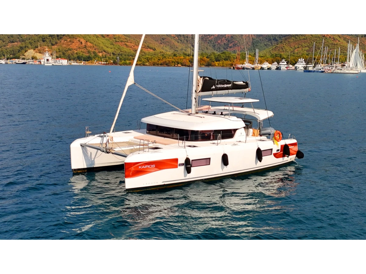 Lagoon 42