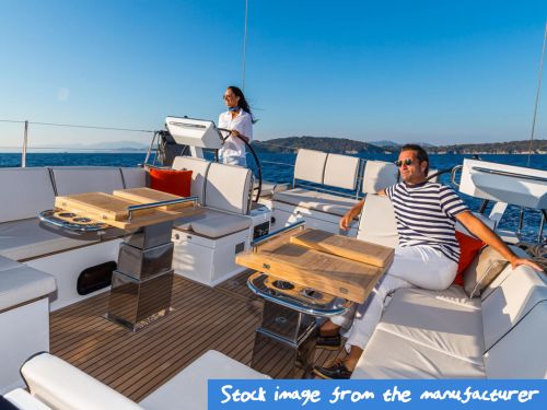 Oceanis Yacht 62