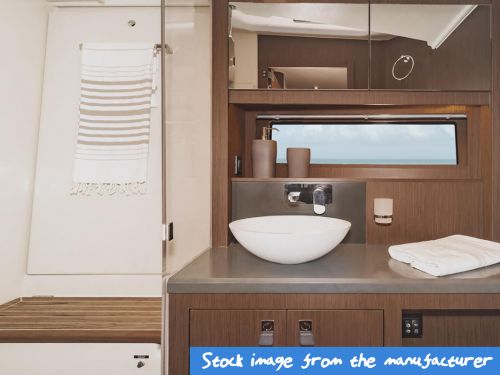 Oceanis Yacht 62