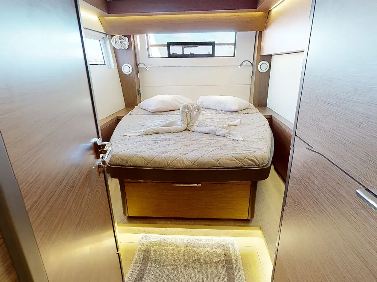 Lagoon 50
