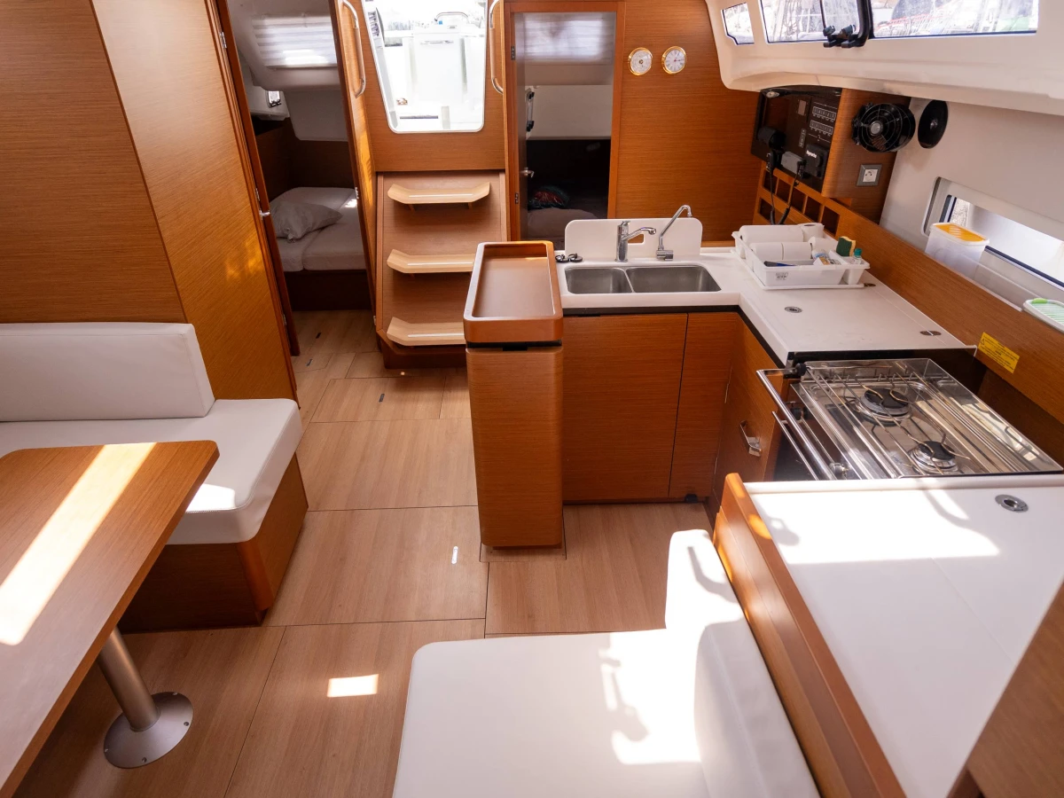 Sun Odyssey 410