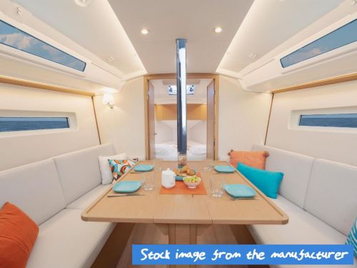 Sun Odyssey 350