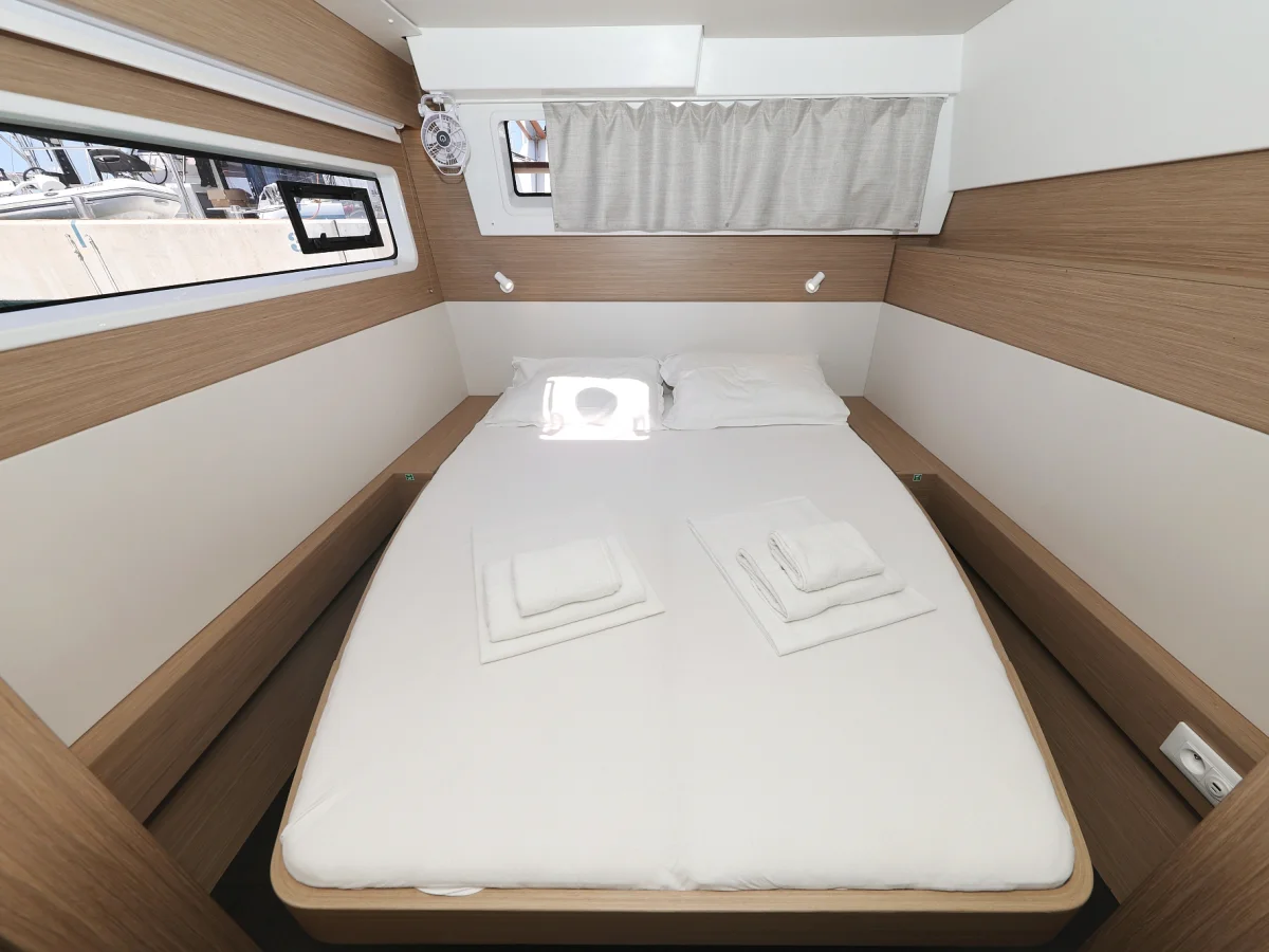 Lagoon 43