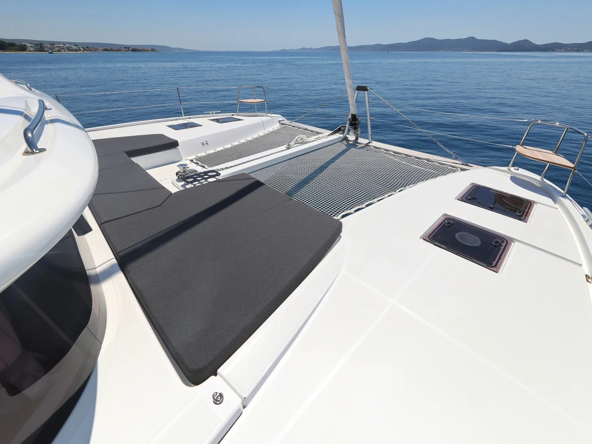 Lagoon 43