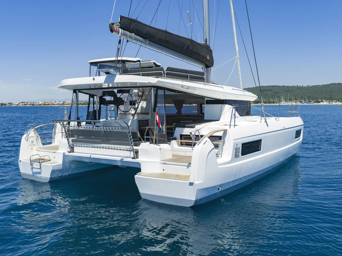 Lagoon 43