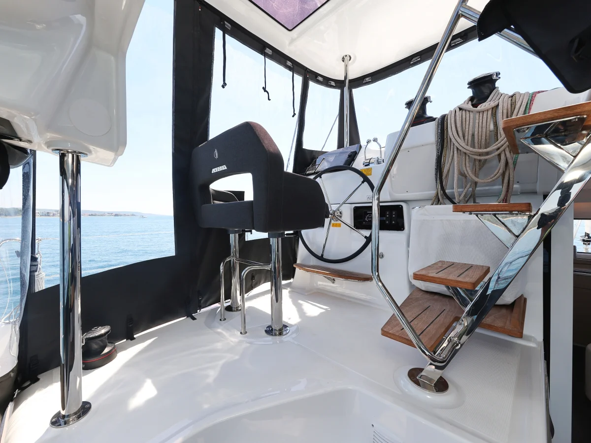 Lagoon 43