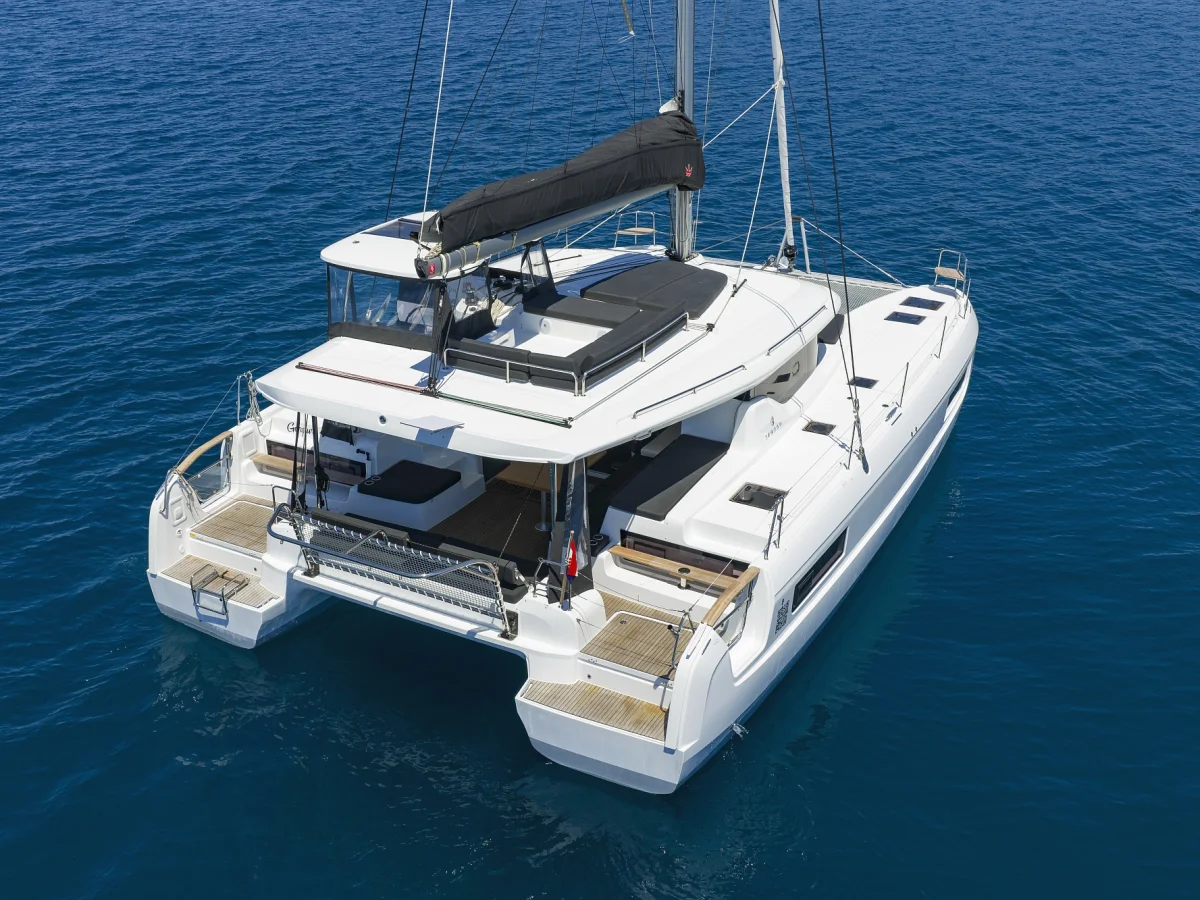Lagoon 43