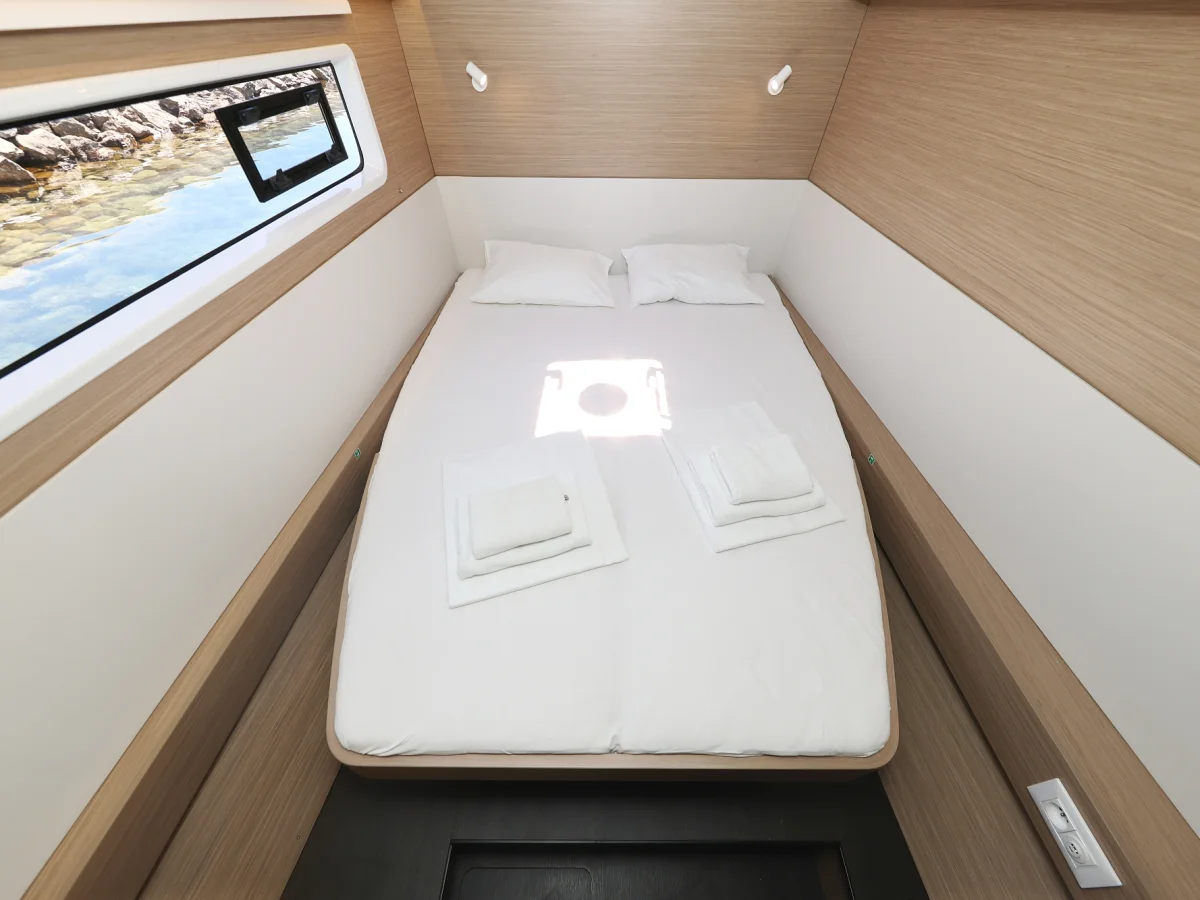 Lagoon 43