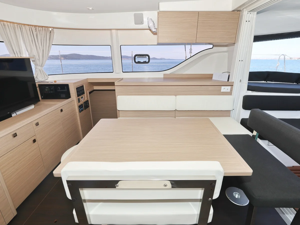 Lagoon 43