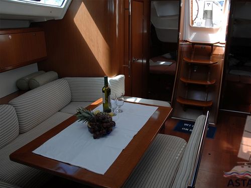 Beneteau Oceanis 43