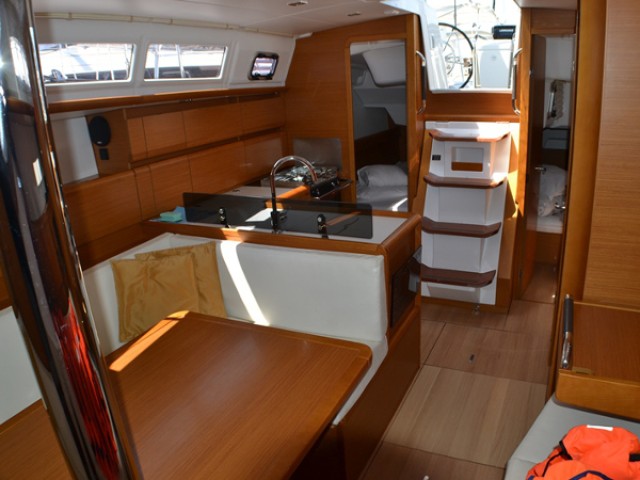 Jeanneau Sun Odyssey 379