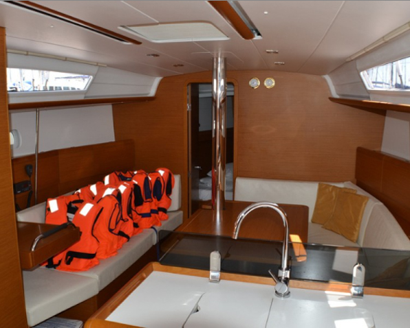 Jeanneau Sun Odyssey 379