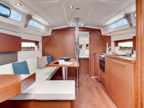 Beneteau Oceanis 38