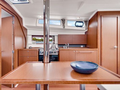 Beneteau Oceanis 38