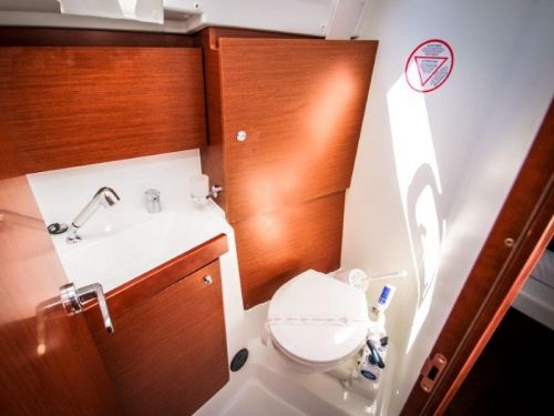 Beneteau Oceanis 35