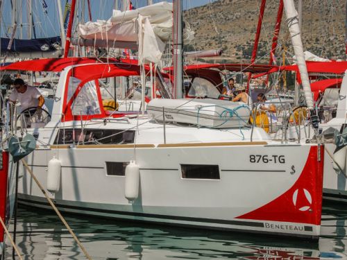 Beneteau Oceanis 35