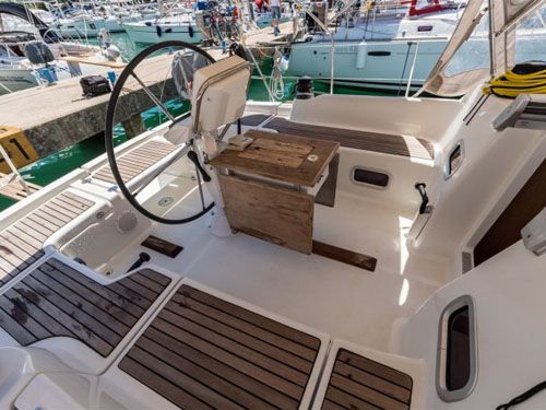 Beneteau Oceanis 37