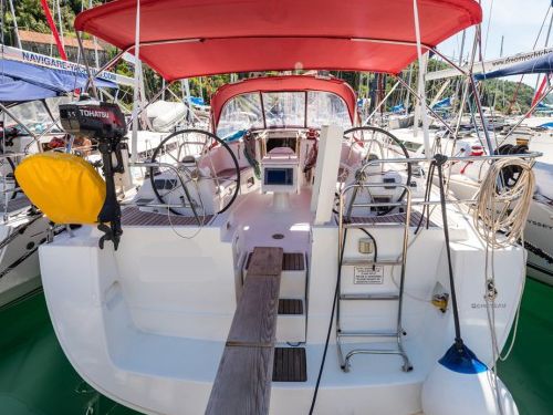 Beneteau Oceanis 43