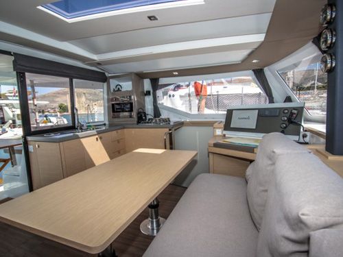 Fountaine Pajot Lucia 40