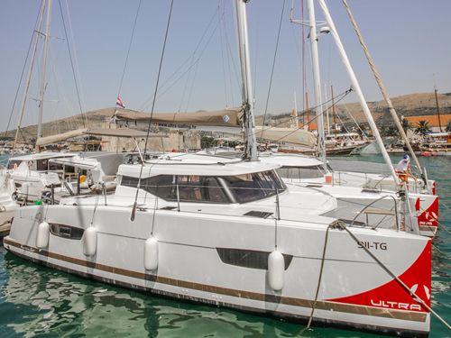 Fountaine Pajot Lucia 40