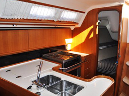 X Yachts 43